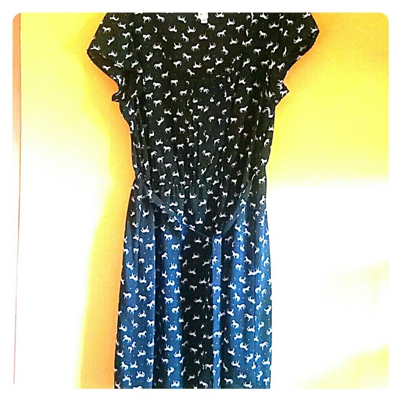 Black cap sleeved dress w/ white horse design~XXL