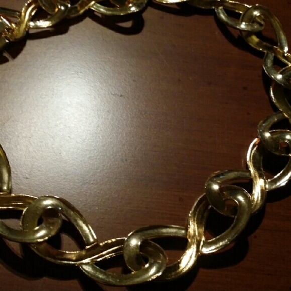 Vintage chunky gold tone Infinity  Statement Neckl - Picture 3 of 4