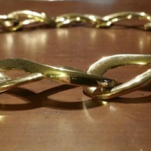 Vintage chunky gold tone Infinity  Statement Neckl - Picture 4 of 4