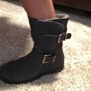 JustFab size 8 gray Reece boots, never worn!