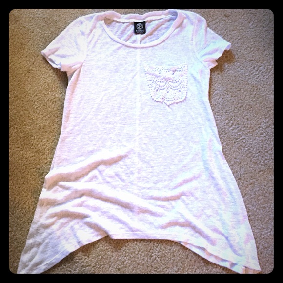 BOBEAU NWOT white lace pocket top
