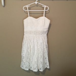 CUTE WHITE LACE DRESS