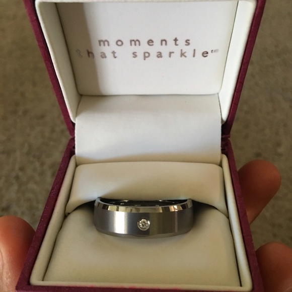 Helzberg Diamonds tungsten band with diamond - Picture 1 of 2