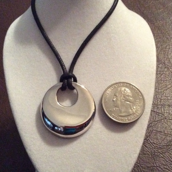 16" Black Cord w Sterling Concave Pendant - Picture 4 of 4