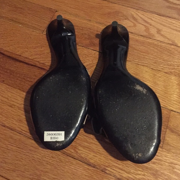 Burberry slip on heels - Picture 3 of 4