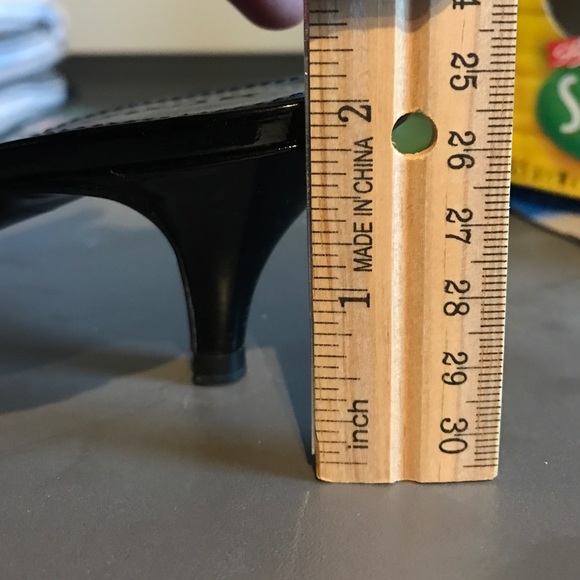 Burberry slip on heels - Picture 4 of 4