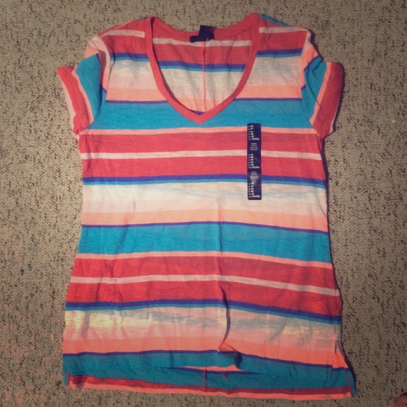 New with tags gap shirt