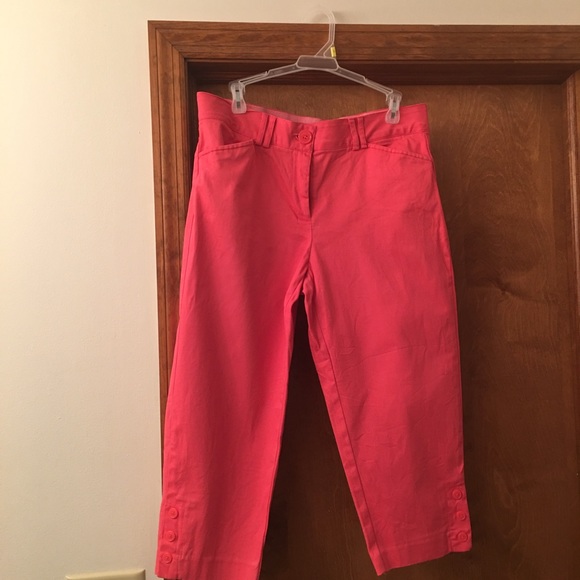 Coral colored Capri pants. 10p