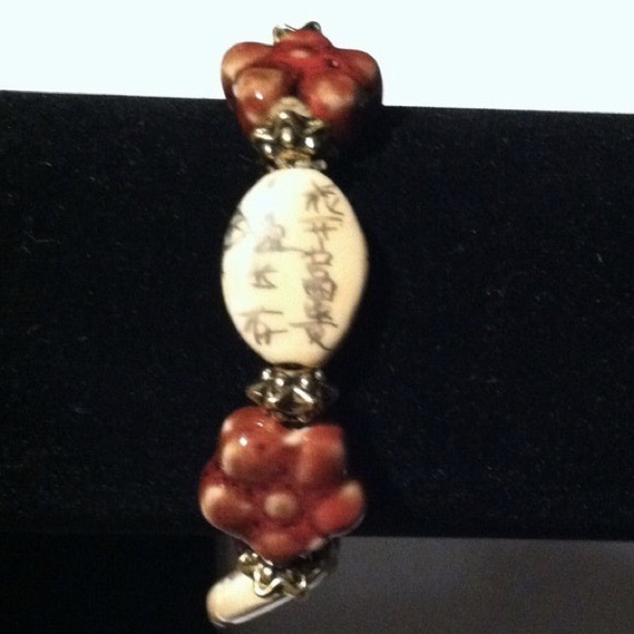 NWOT Natural Bead Red Rust Bracelet - Picture 2 of 2