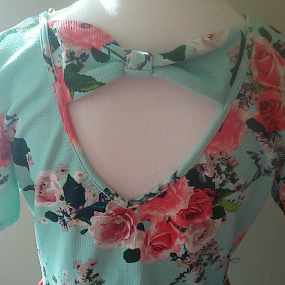 Comfortable dress with lots of stretch - Picture 2 of 4