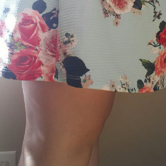 Comfortable dress with lots of stretch - Picture 4 of 4