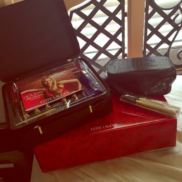 Estee Lauder Make up tote