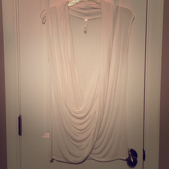 Sleeveless cascading top