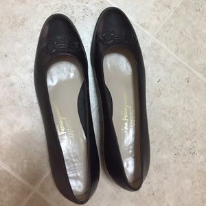 Ferragamo black low heel shoes