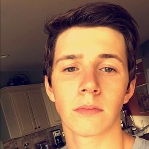 Meet your Posher, Levi