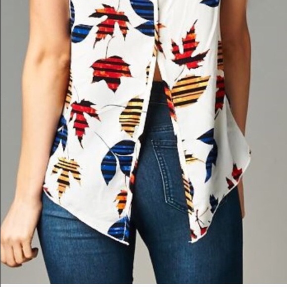 HOLD Open Back Wrap Top with Multicolor  Print S - Picture 3 of 3