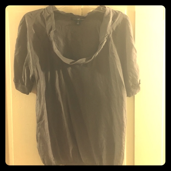 Sheer layering elastic waist GAP short sleeve top