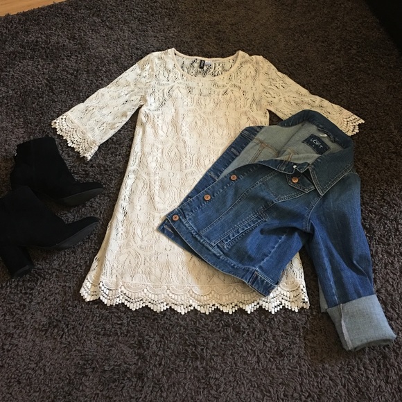 Divided cream lace dress/tunic