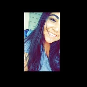 Meet your Posher, Nayeli