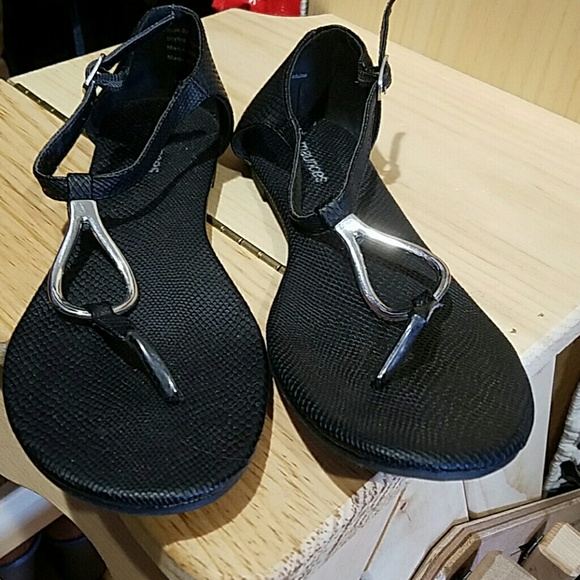 Sandles