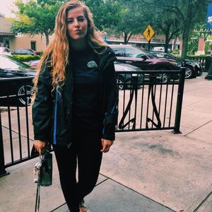 Meet your Posher, Lauren