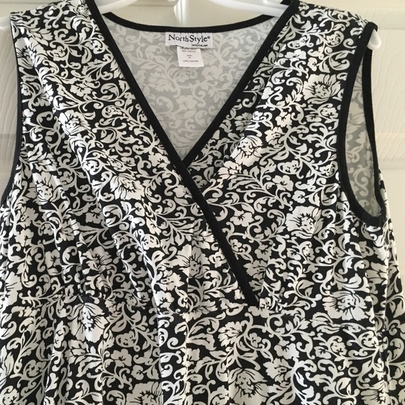 North style dress, black and white - Picture 2 of 3