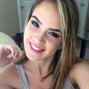 Meet your Posher, Katelyn