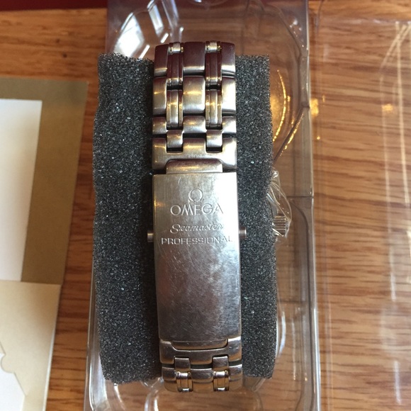 Authentic Men's Omega Seamaster Watch - Picture 3 of 4