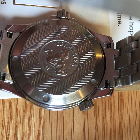 Authentic Men's Omega Seamaster Watch - Picture 4 of 4