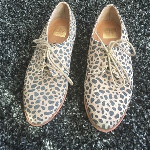 DV by Dolce Vita Leopard Printed Oxfords