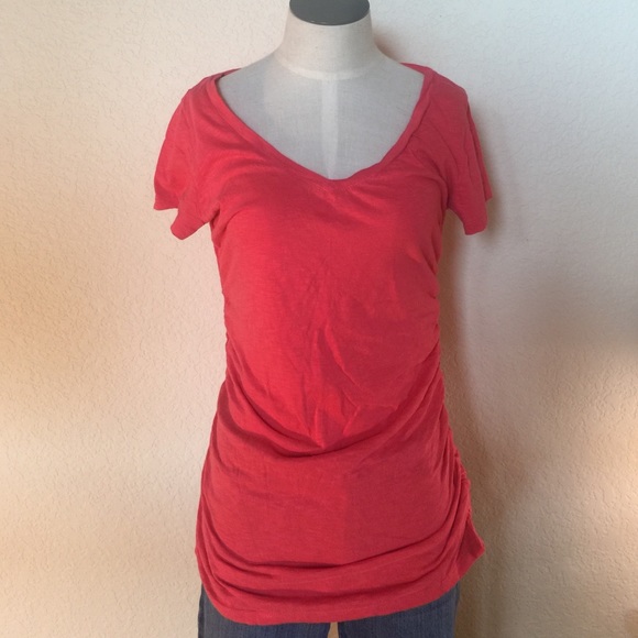 Caslon tee