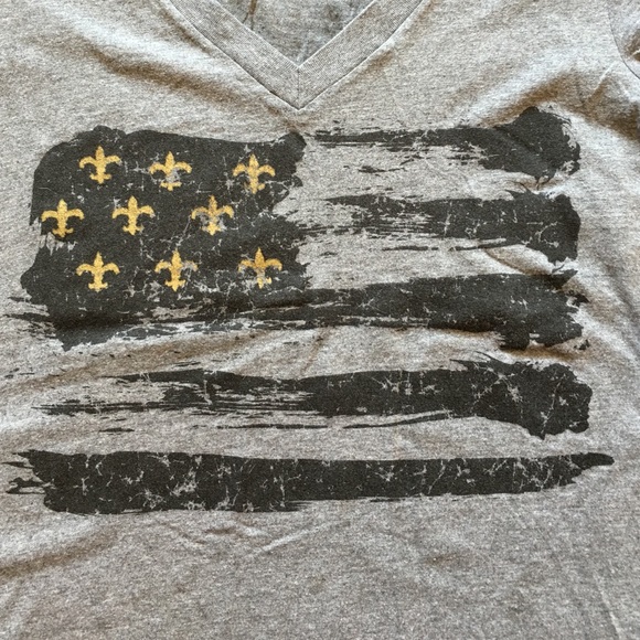 New Orleans fleur de lis tee - Picture 2 of 2