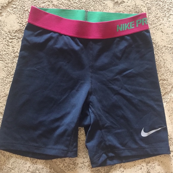 Nike Pro's youth large