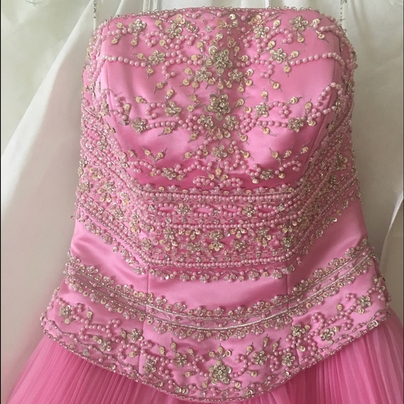 Prom dress!! - Picture 2 of 2