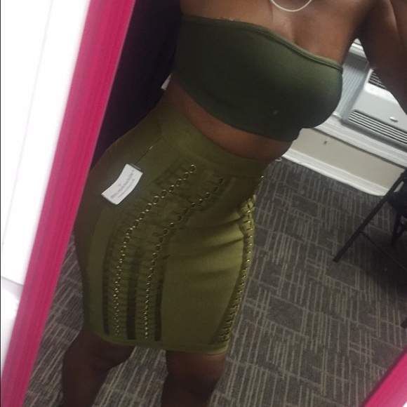 Super cute body hugging bandage skirt - Picture 1 of 4