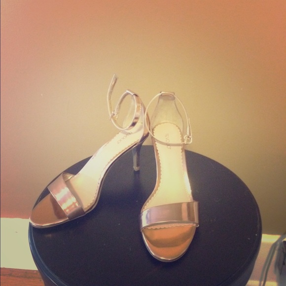 Rose gold size 8 1/2 open toe heel