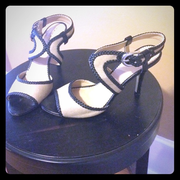 Tahari lima sandal heel open toe