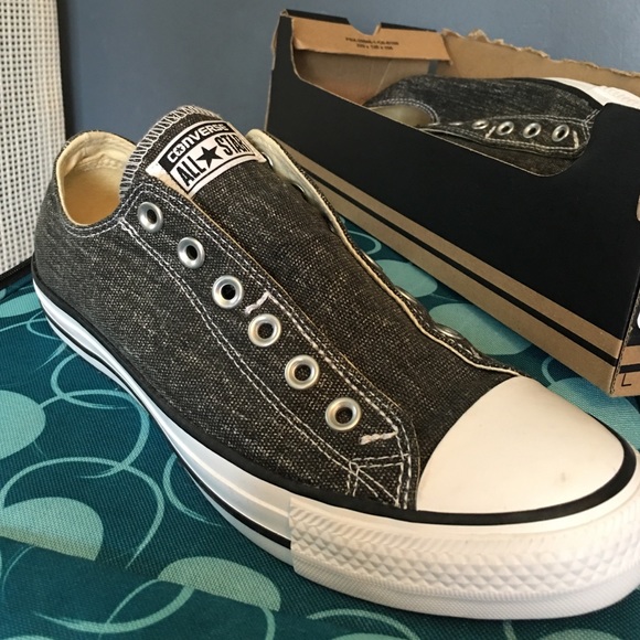 BRAND NEW black&white converse