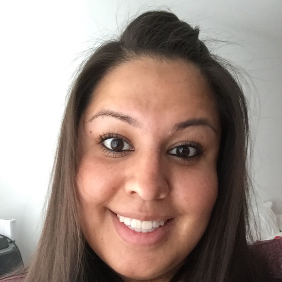 Meet your Posher, Aida