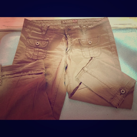 Angel Capri size 9