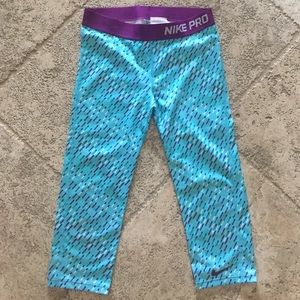 Nike Pro's Youth Large Capri length