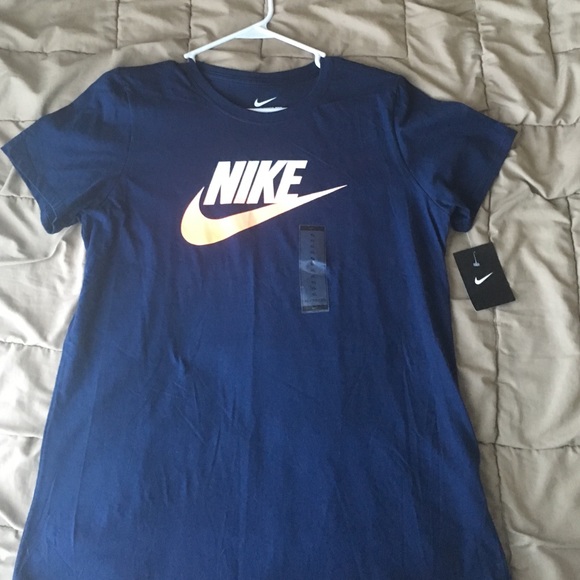 navy nike graphic tee