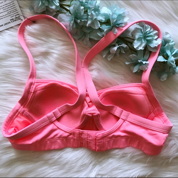 💝 NWT Victoria's Secret Sports Bra NWT 💝 - Picture 2 of 2