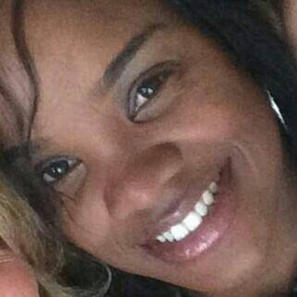 Meet your Posher, Tia - Picture 1 of 1