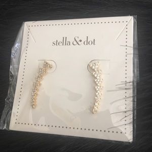 Stella and dot ear climbers in gold. New