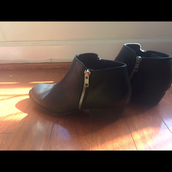 Unionbay black booties