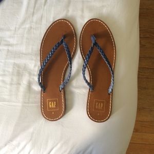 Gap flip flops