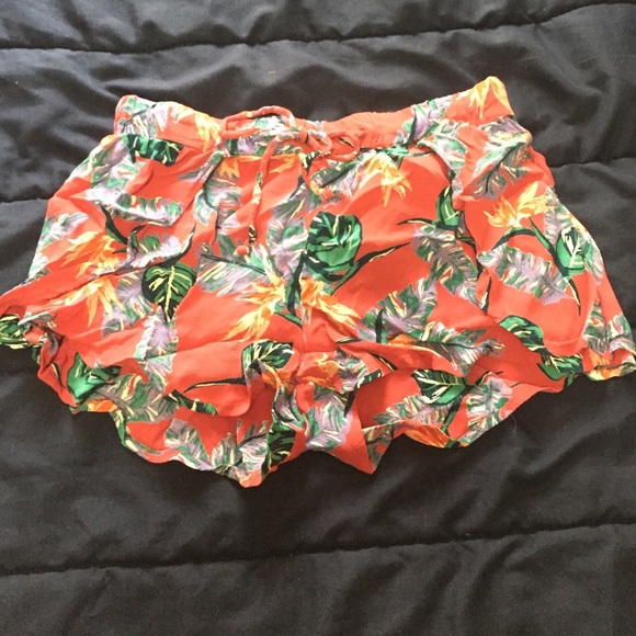 floral shorts