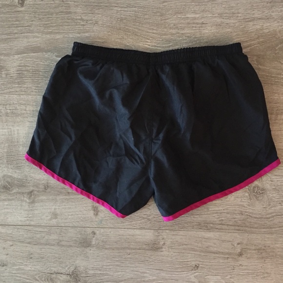 Nike Running Shorts - Picture 2 of 3