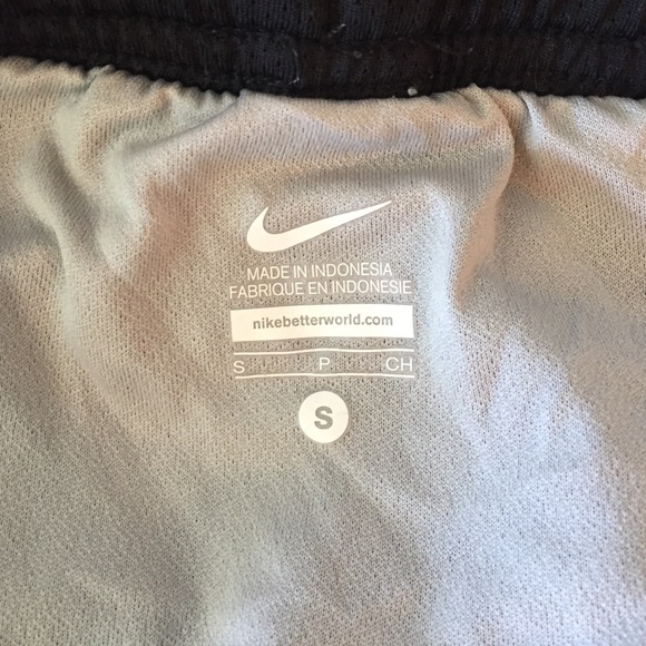 Nike Running Shorts - Picture 3 of 3